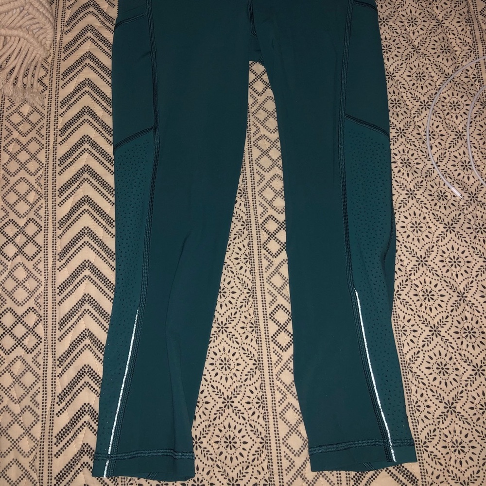 Size 4 LuLu lemon cropped leggings